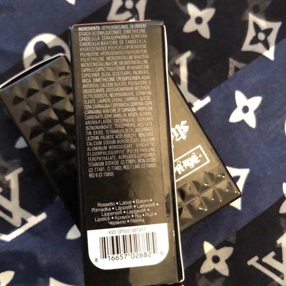 KVD vegan beauty studded kiss Creme lipstick 💄 - Picture 7 of 8